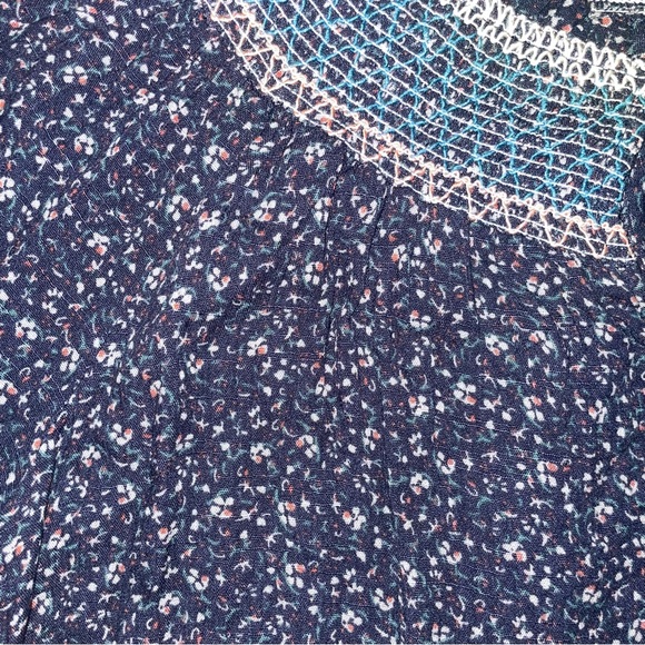 Knox Rose Top - Picture 2 of 3